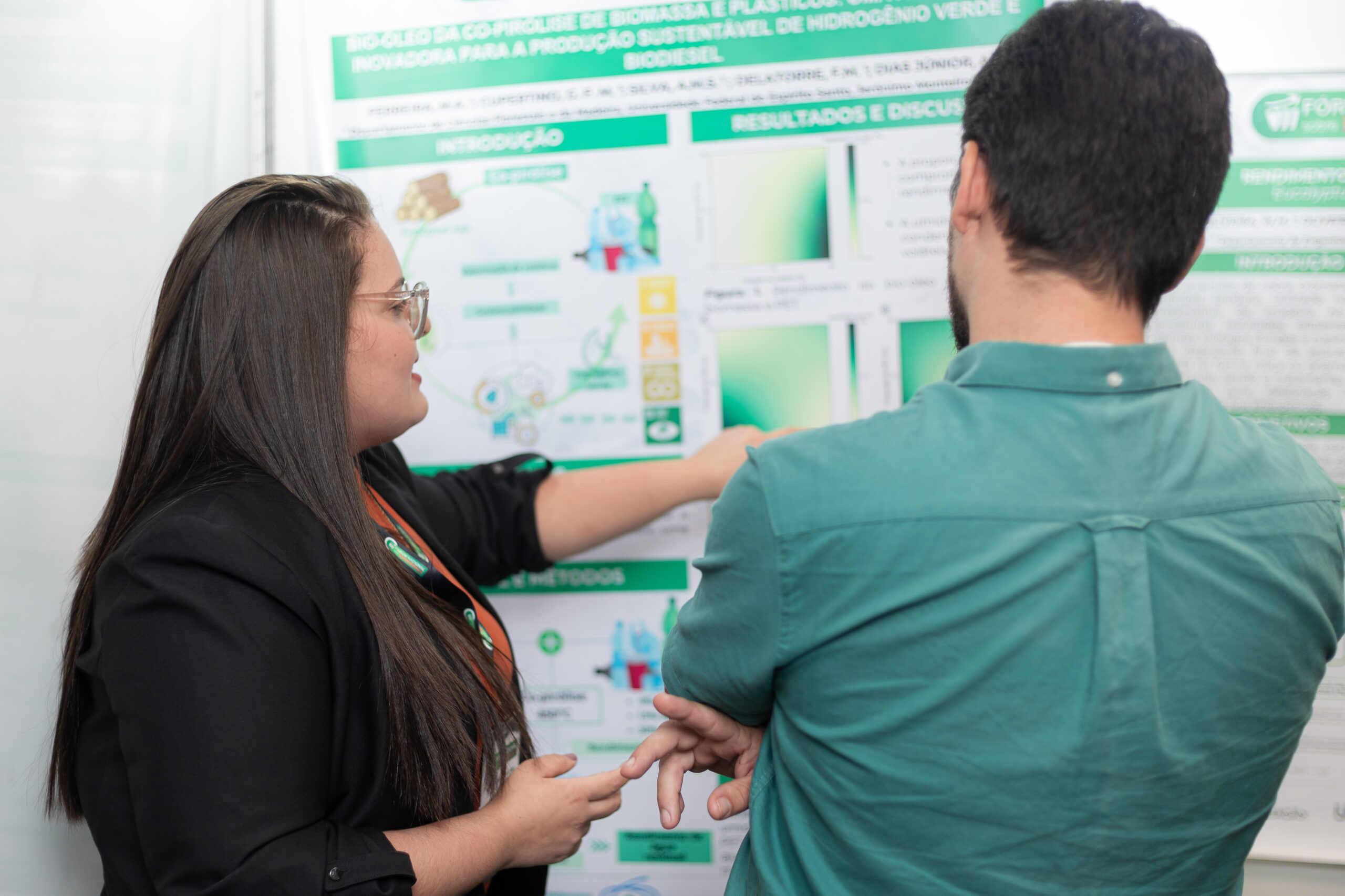 Apresentação de trabalho científico no VII Fórum Nacional sobre Carvão Vegetal